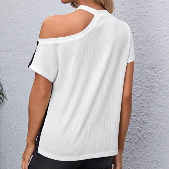 SHEIN Asymmetrical shoulder Rib-knit colorblock tee. - Picture 3 of 3